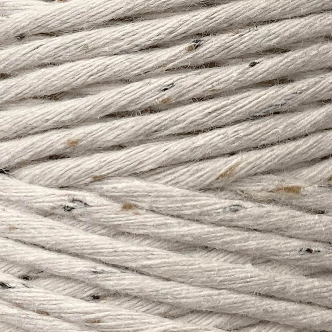 Bobbiny Single Twist Macrame Cord - Baby 1.5mm - 10m samples